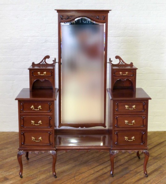 DRESSING TABLE