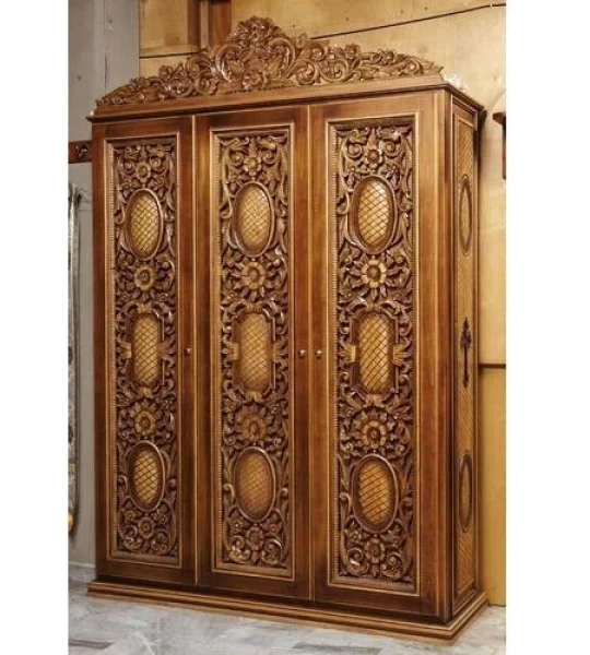 WOODEN ALMIRAH